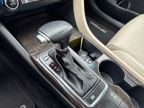 Used 2018 Kia Optima EX w/ Premium Package FWD image 27