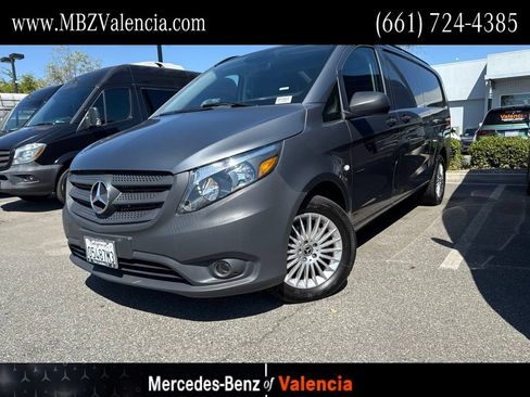 Used 2022 Mercedes-Benz Metris image 1