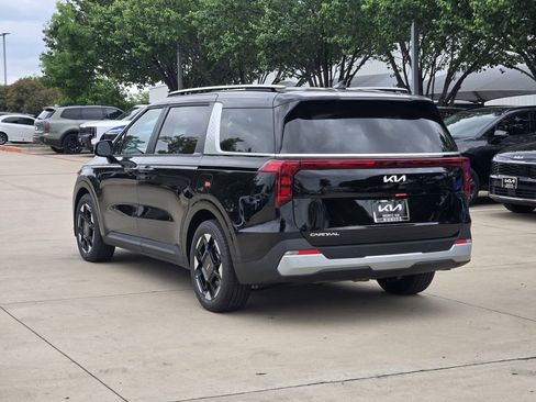 New 2026 Kia Carnival EX FWD image 3