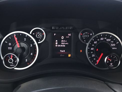 New 2026 RAM 2500 Tradesman AWD/4WD image 33