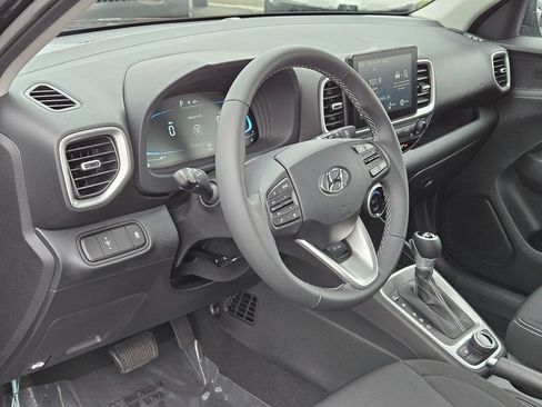 Used 2026 Hyundai Venue SEL FWD image 12