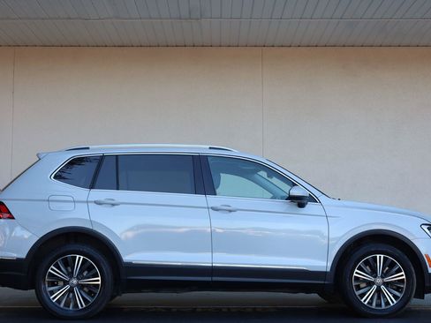 Used 2019 Volkswagen Tiguan SEL FWD image 2