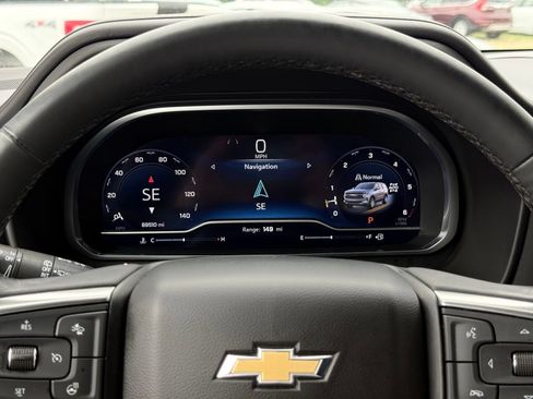 Used 2023 Chevrolet Suburban Premier AWD/4WD image 35