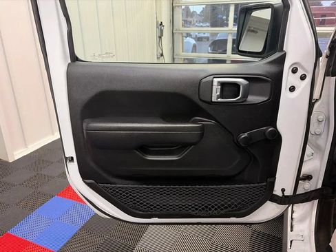Used 2022 Jeep Wrangler Unlimited Sport AWD/4WD image 11