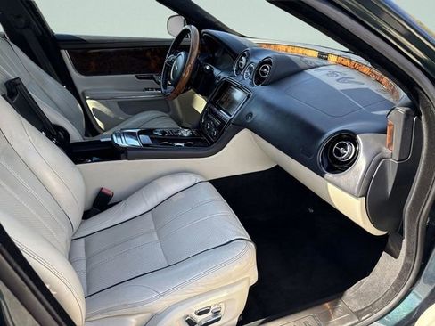 Used 2012 Jaguar XJ image 18