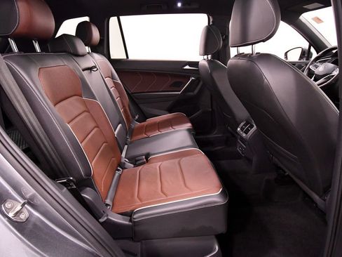 Used 2022 Volkswagen Tiguan SEL R-Line AWD/4WD image 17