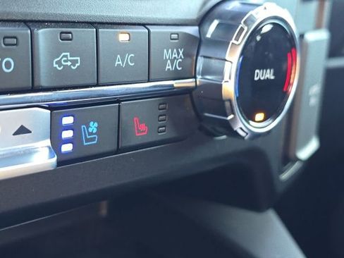 Used 2025 Ford F250 Platinum image 38