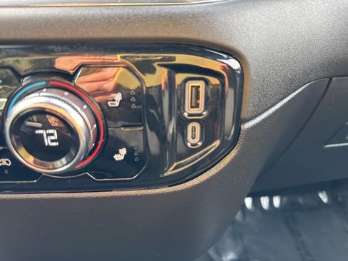 Used 2024 GMC Sierra 1500 Elevation w/ LPO, Elevation Black Package image 28