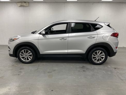 Used 2018 Hyundai Tucson SE image 2