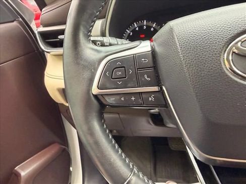Used 2021 Toyota Highlander Limited AWD/4WD image 15