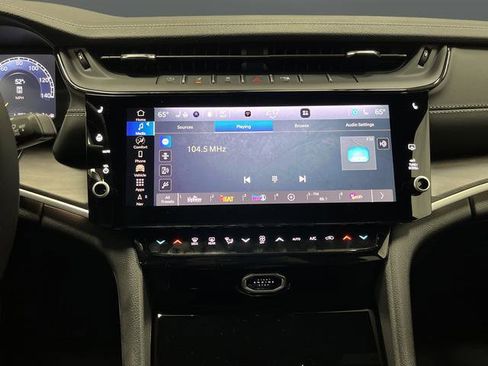 New 2026 Jeep Grand Cherokee Limited w/ Luxury Tech Group II image 9