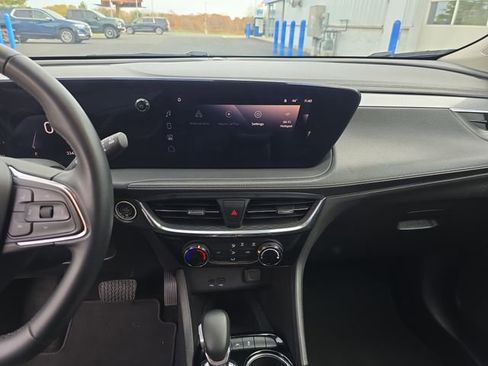 Used 2024 Buick Encore GX Sport Touring image 17