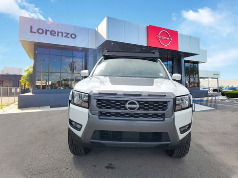 New 2025 Nissan Frontier SV w/ SV Convenience Package image 2