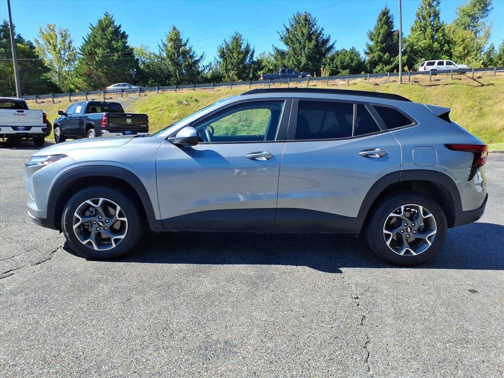Used 2024 Chevrolet Trax LT FWD image 6