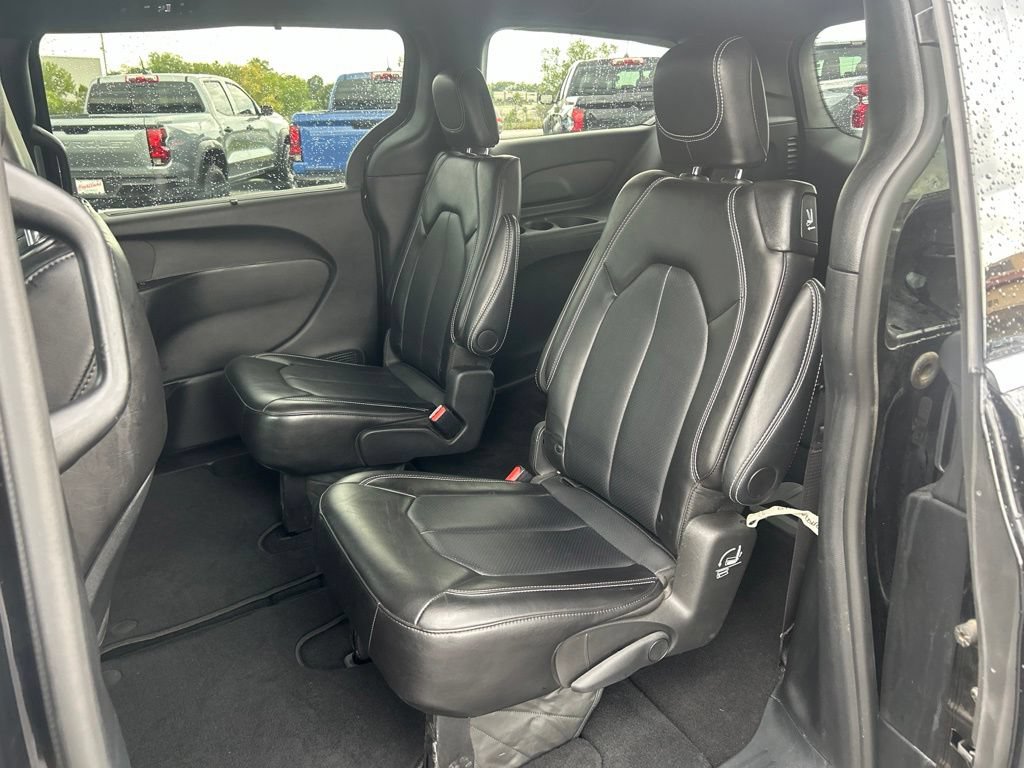 Used 2025 Chrysler Pacifica Select FWD image 33