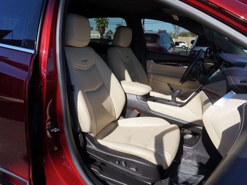 Used 2017 Cadillac XT5 Luxury w/ Driver Awareness Package AWD/4WD image 22