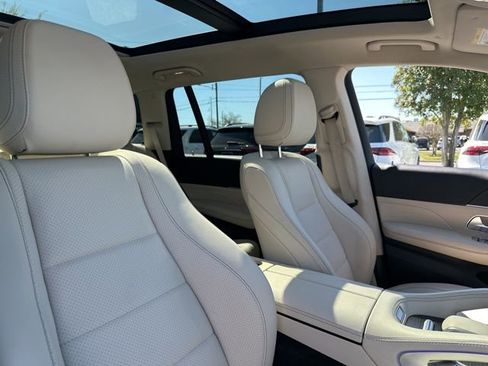 Used 2022 Mercedes-Benz GLS 450 4MATIC image 37