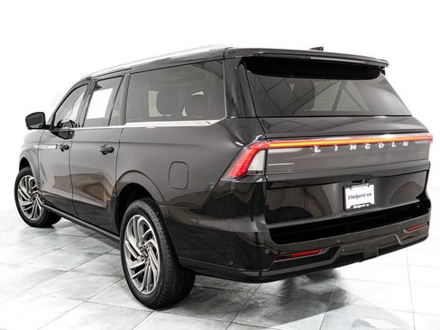 Used 2025 Lincoln Navigator L Reserve AWD/4WD image 5