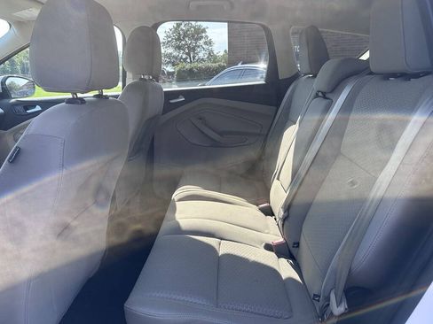 Used 2017 Ford Escape SE w/ Equipment Group 201A FWD image 9