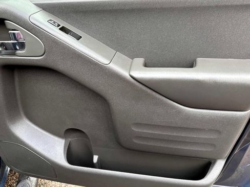 Used 2016 Nissan Frontier SV w/ SV Value Truck Package image 11