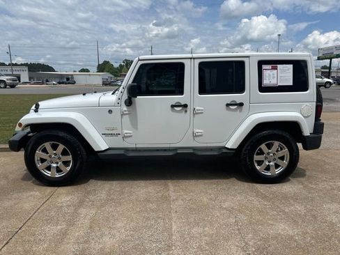 Used 2015 Jeep Wrangler Unlimited Sahara w/ Dual Top Group AWD/4WD image 5