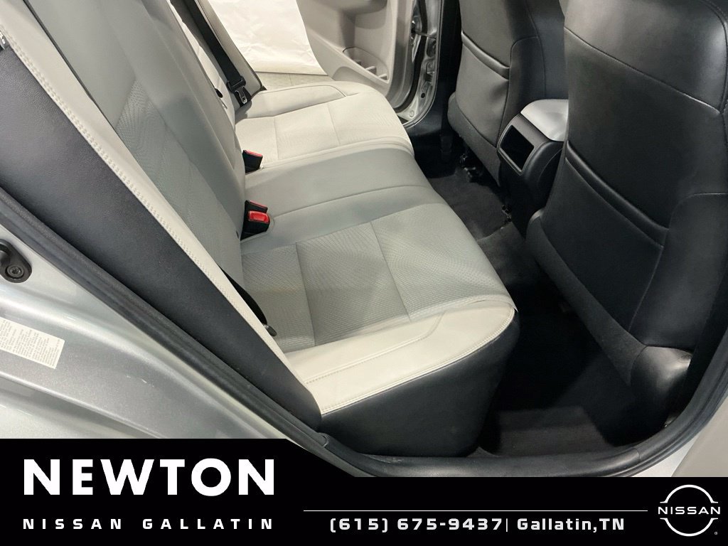 Used 2017 Toyota Camry SE FWD image 14