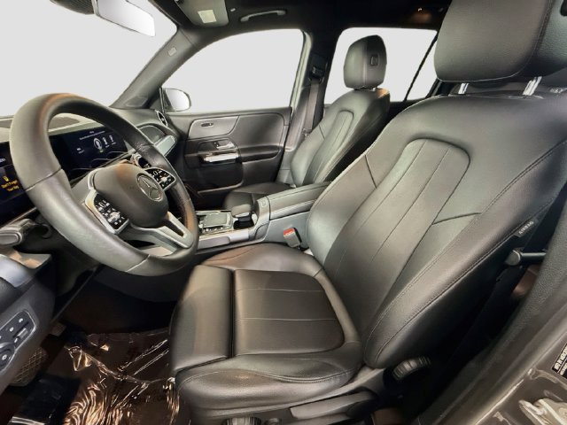 Used 2022 Mercedes-Benz GLB 250 w/ Premium Package Lite image 21