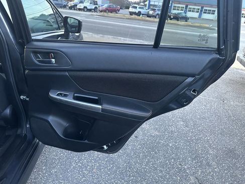 Used 2017 Subaru Crosstrek 2.0i Premium image 16