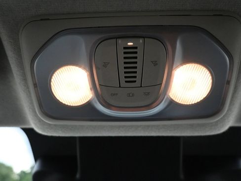 Used 2025 RAM ProMaster 2500 w/ Convenience Group FWD image 18