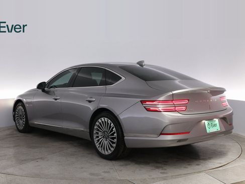 Used 2024 Genesis G80 image 14