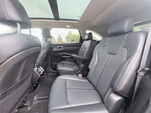 Used 2022 Kia Sorento SX AWD/4WD image 7