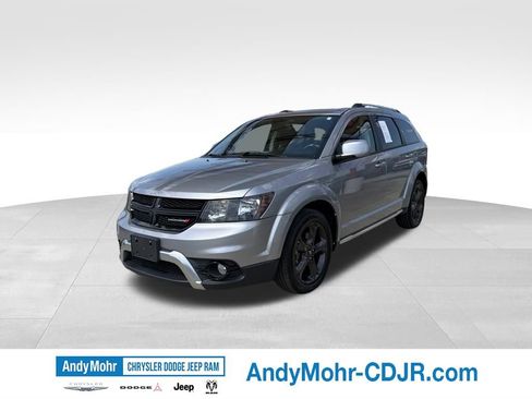 Used 2019 Dodge Journey Crossroad FWD image 3