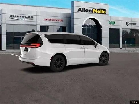 New 2026 Chrysler Pacifica Select image 7