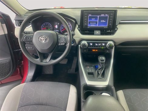 Used 2021 Toyota RAV4 XLE image 10
