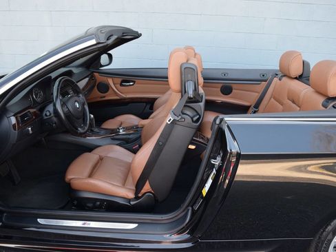 Used 2012 BMW 335i Convertible image 33