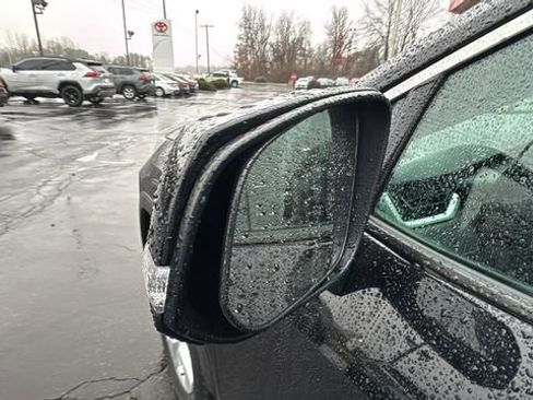 Used 2021 Toyota RAV4 XLE w/ Convenience Package image 43