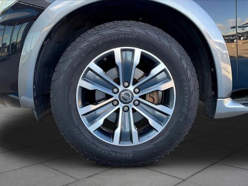 Used 2017 Nissan Armada SL w/ Technology Package image 10