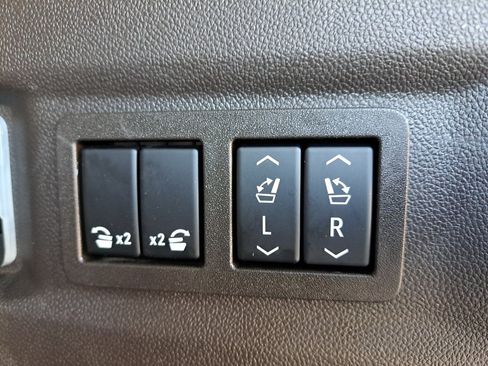 Used 2022 Chevrolet Tahoe LT w/ Luxury Package AWD/4WD image 26