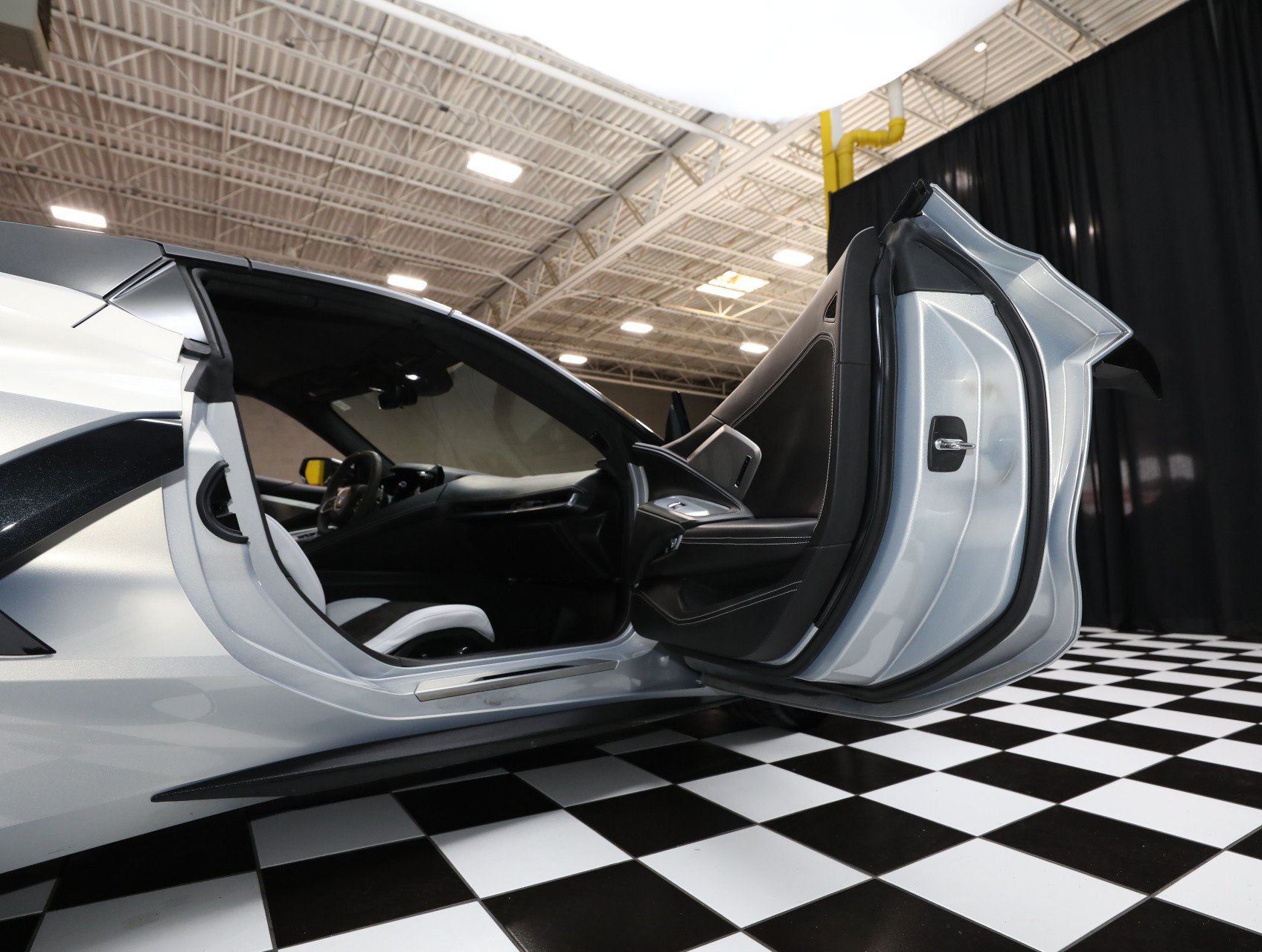 Used 2021 Chevrolet Corvette Stingray Premium Conv w/ Z51 Performance Package RWD image 53