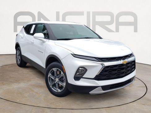 Used 2025 Chevrolet Blazer LT FWD image 7