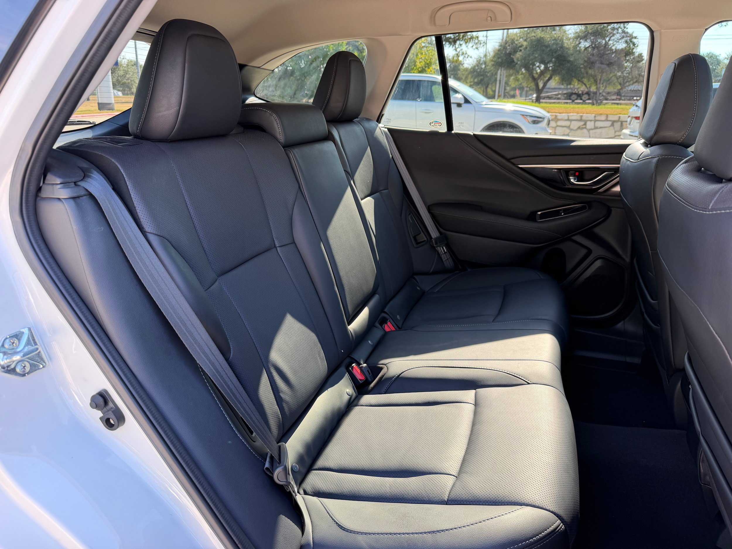 Used 2025 Subaru Outback Limited AWD/4WD image 12