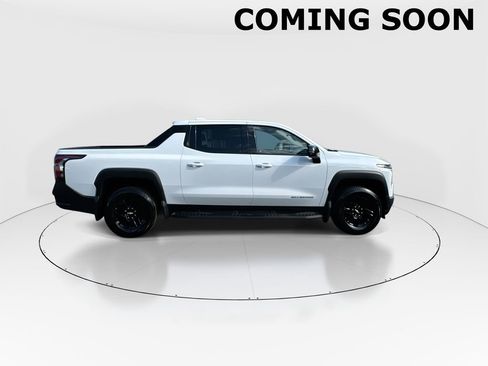 Used 2025 Chevrolet Silverado EV LT image 9