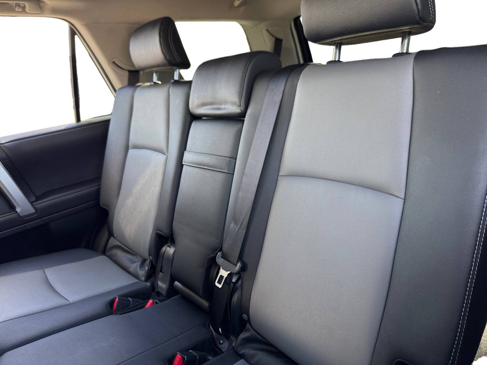 Used 2022 Toyota 4Runner SR5 Premium w/ Moonroof Package RWD image 13