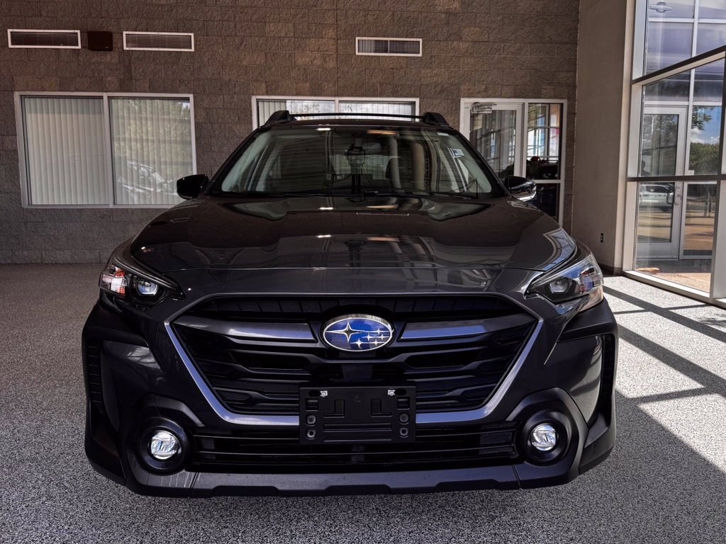 Used 2024 Subaru Outback Premium AWD/4WD image 2