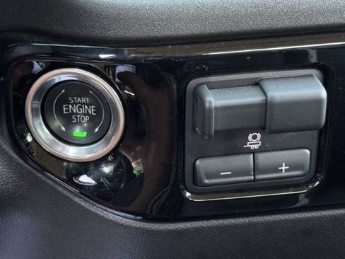 Used 2025 GMC Sierra 1500 SLT image 19