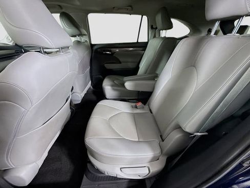 Used 2023 Toyota Highlander Limited AWD/4WD image 24