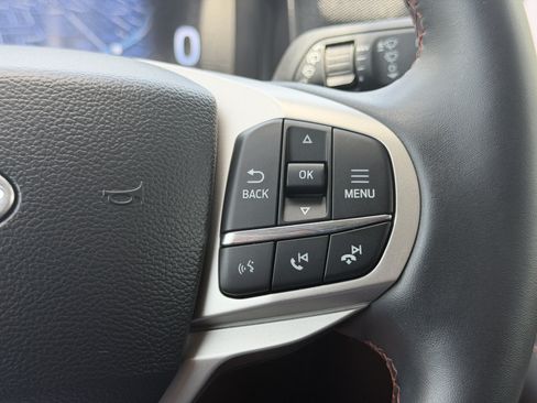 Used 2025 Ford Explorer Active RWD image 33