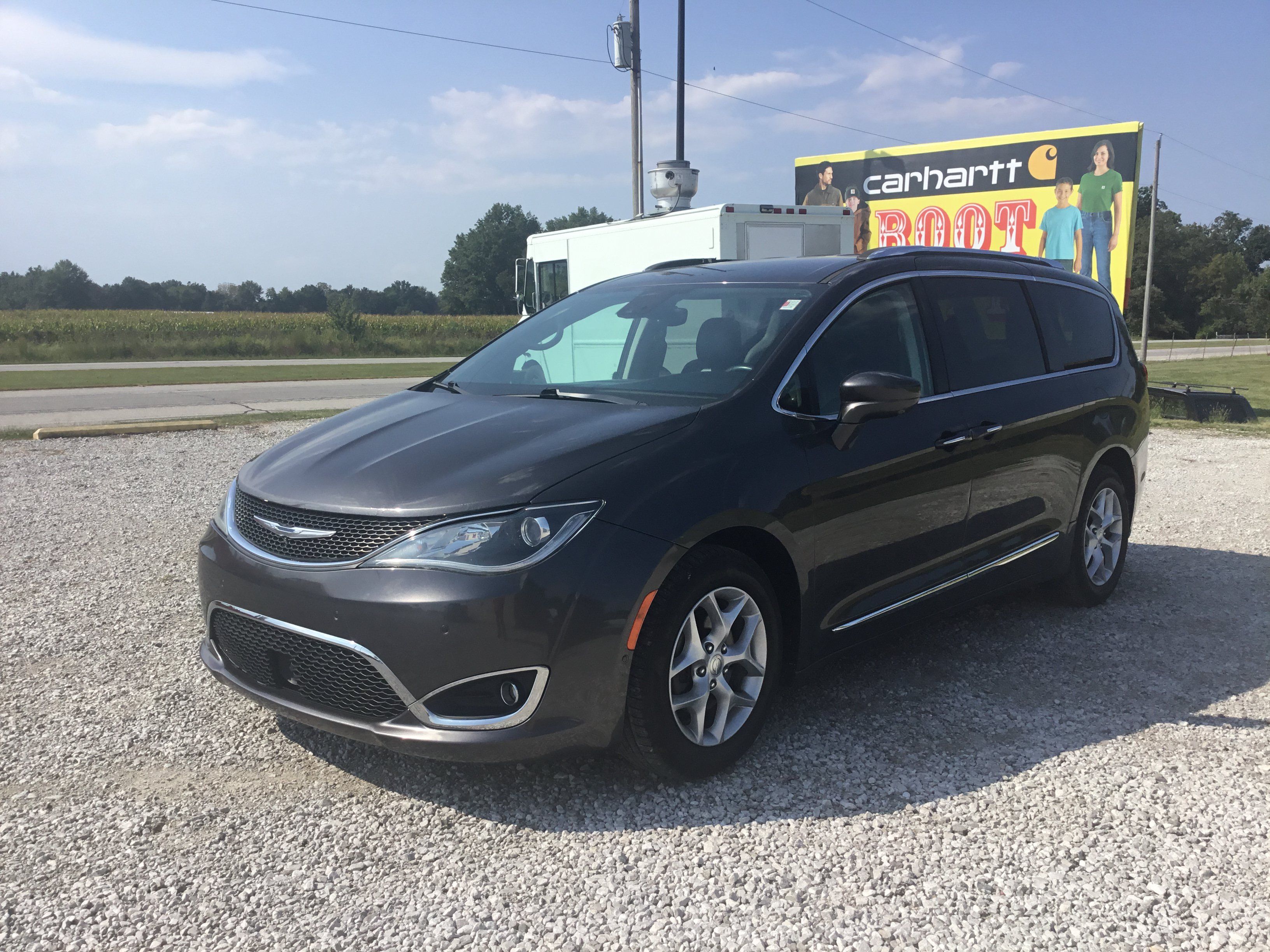 Used 2017 Chrysler Pacifica Touring-L Plus w/ Advanced Safetytec Group FWD image 7