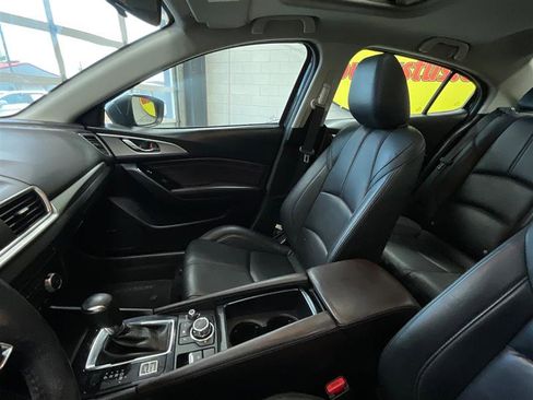 Used 2017 MAZDA MAZDA3 Touring w/ Popular Equipment Package image 12