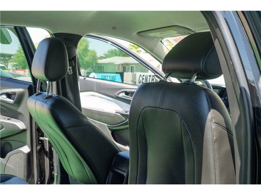 Used 2024 Chevrolet Trax LT FWD image 35
